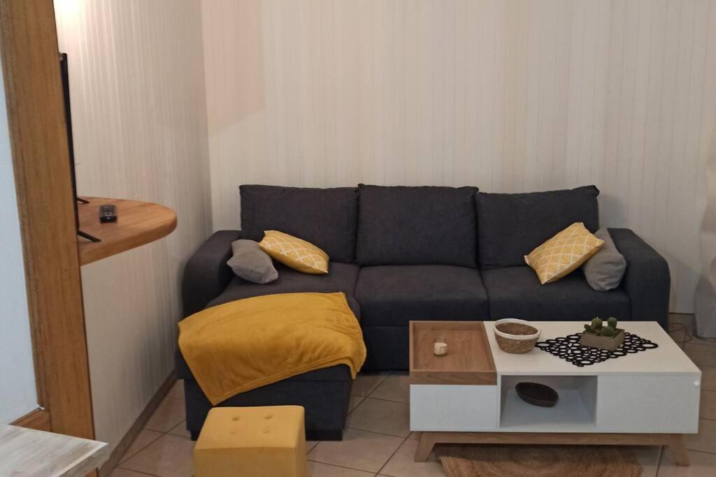 Petite Maison De Bourg Proche A84 Ducey-Les Cheris Buitenkant foto